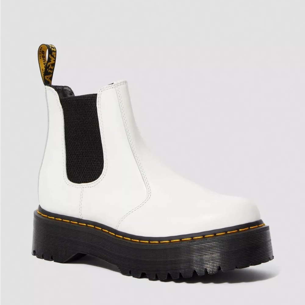 NWT Dr. Martens Chelsea Boot